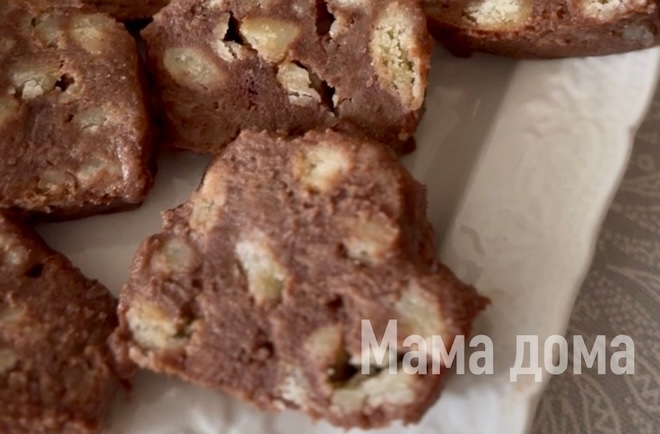 Шоколадная колбаса из печенья